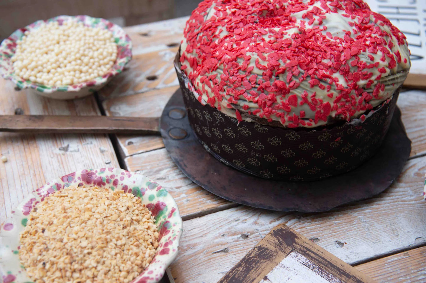 Panettone Red Velvet mit Weißer Schokoladencreme